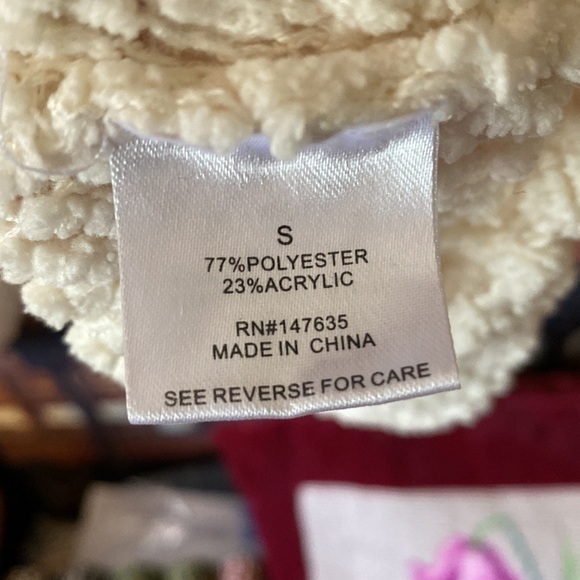 Romeo & Juliet Couture Women's Size S‎ Pullover poncho style Sweater - Picture 6 of 6